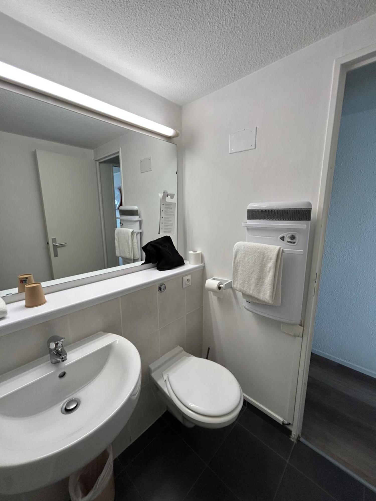 Campanile Sable-Sur-Sarthe Vion Otel Dış mekan fotoğraf
